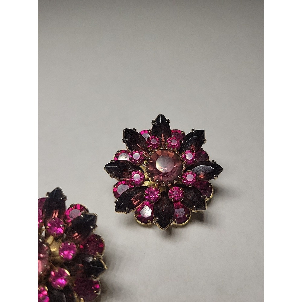 Vintage Judy Lee Fuchsia Rhinestone Cluster Flower Clip-On Earrings Gold Tone - Picture 2 of 8